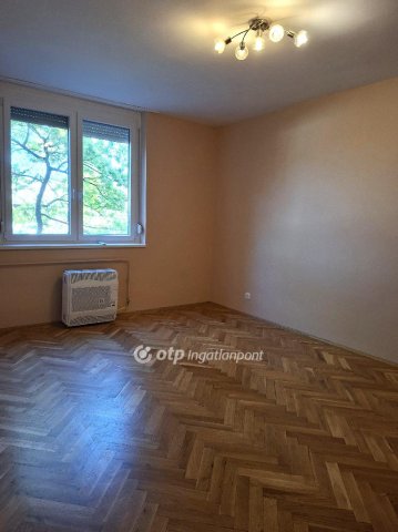 Eladó téglalakás, Gyulán 31.5 M Ft, 2 szobás