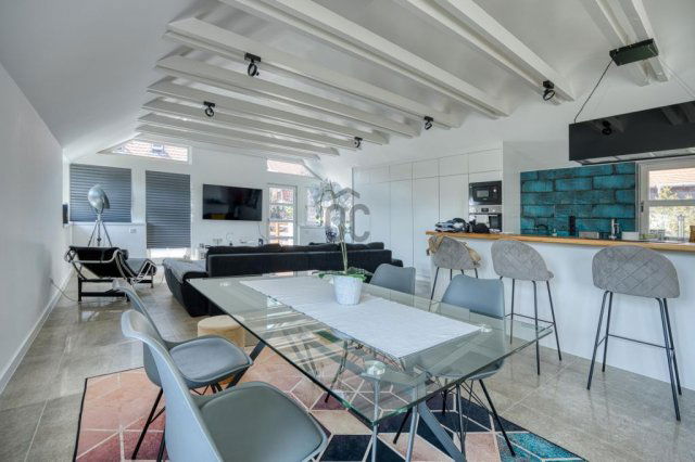 Eladó téglalakás, Budapesten, III. kerületben 153 M Ft, 3 szobás