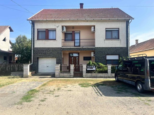 Eladó családi ház, Kartalon 134.99 M Ft, 5+2 szobás