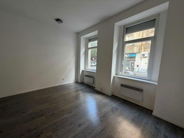 Eladó téglalakás, Budapesten, VII. kerületben, Nefelejcs utcában