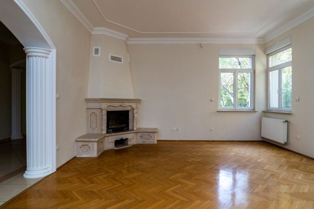 Eladó családi ház, Debrecenben 450 M Ft, 10 szobás