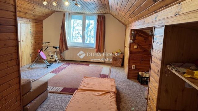 Eladó téglalakás, Debrecenben 85 M Ft, 4 szobás