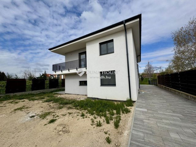 Eladó családi ház, Balatonfüreden 259 M Ft, 6 szobás