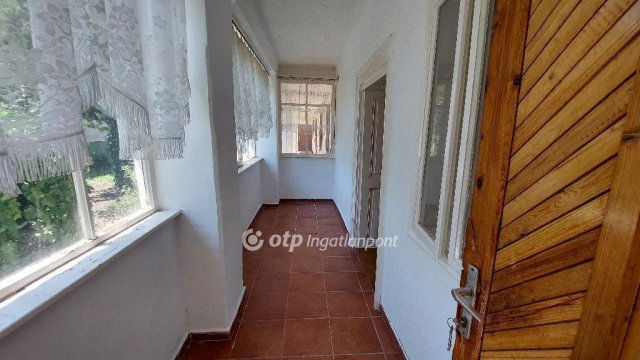 Eladó családi ház, Kisújszálláson 12 M Ft, 3 szobás
