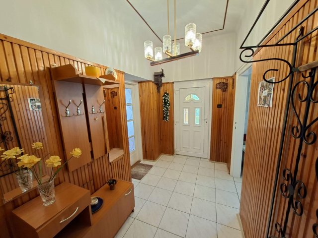 Eladó családi ház, Budapesten, XV. kerületben 64.9 M Ft