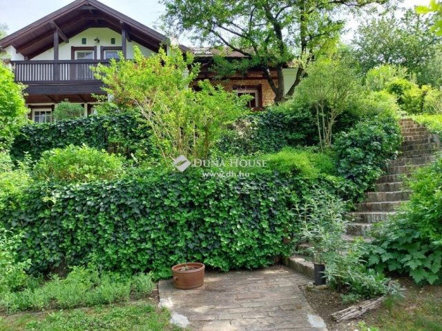 Eladó családi ház, Budaörsön 329.9 M Ft, 5 szobás