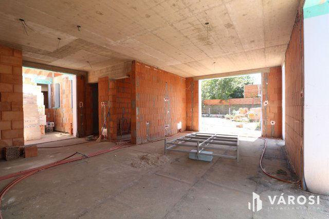 Eladó ikerház, Szegeden 137.5 M Ft, 4 szobás