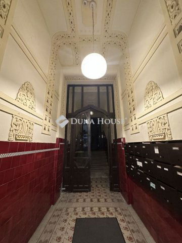 Eladó téglalakás, Budapesten, V. kerületben 100.9 M Ft, 2 szobás