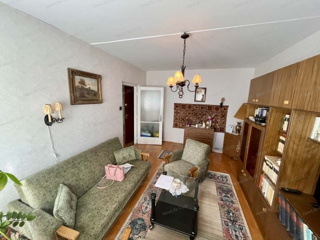 Eladó panellakás, Győrött 42 M Ft, 2 szobás