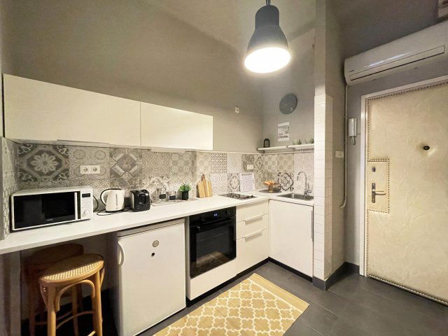 Kiadó téglalakás, albérlet, VI. kerületben, Révay közben