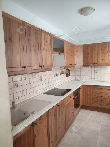 Eladó panellakás, Tatabányán 68.9 M Ft, 4 szobás