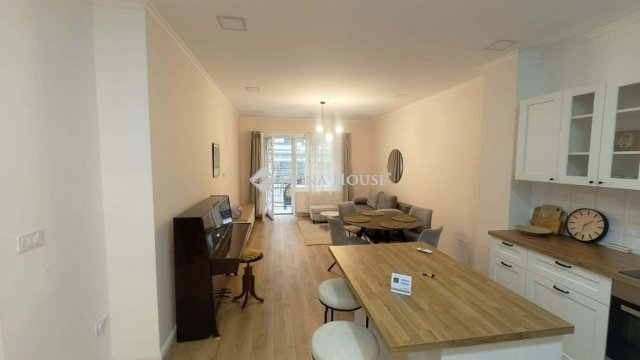 Kiadó téglalakás, albérlet, Budapesten, VI. kerületben