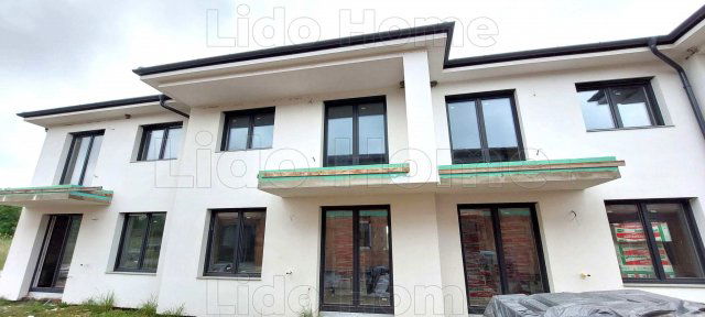 Eladó nyaraló, Balatonföldváron 90 M Ft, 15 szobás