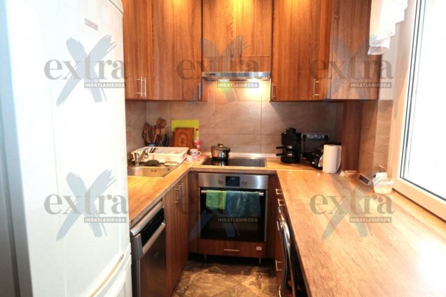 Eladó panellakás, Szegeden 49.9 M Ft, 2 szobás