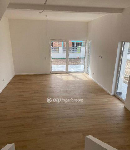 Eladó ikerház, Mogyoródon 124.99 M Ft, 4 szobás