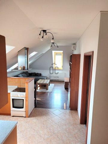 Eladó téglalakás, Budapesten, XV. kerületben 68 M Ft, 3 szobás