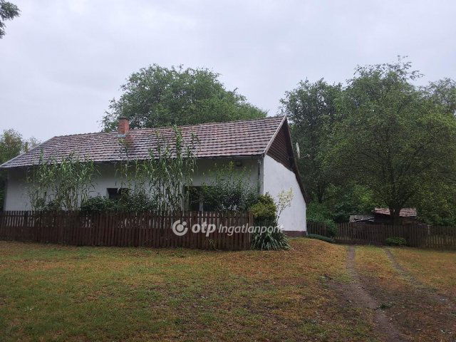 Eladó mezogazdasagi ingatlan, Csemőn 41.6 M Ft, 3 szobás