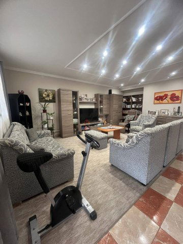 Eladó családi ház, Debrecenben 116.9 M Ft, 6 szobás