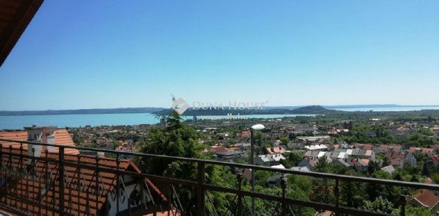 Eladó családi ház, Balatonfüreden 399 M Ft, 10 szobás