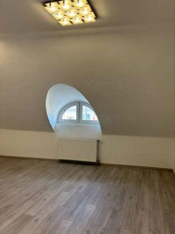 Kiadó iroda, Budapesten, III. kerületben 800 E Ft / hó, 3 szobás