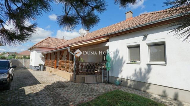 Eladó családi ház, Zalaegerszegen 89.9 M Ft, 5 szobás