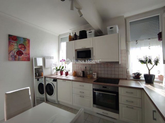 Eladó téglalakás, Budapesten, IV. kerületben 75.9 M Ft, 2 szobás
