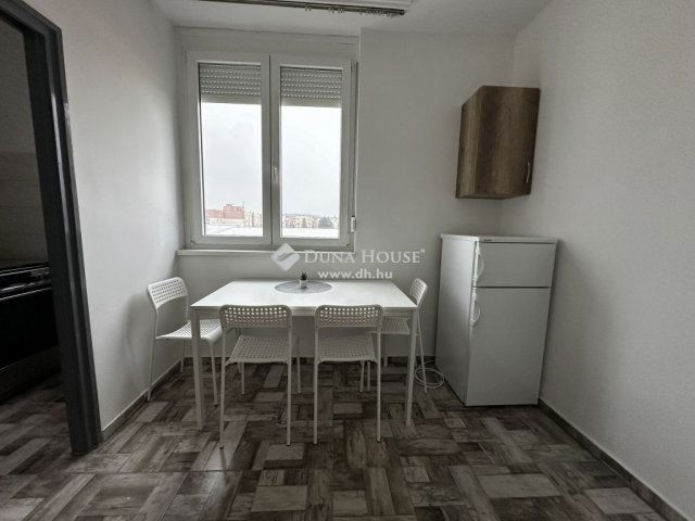Eladó téglalakás, Zalaegerszegen 31.5 M Ft, 2 szobás