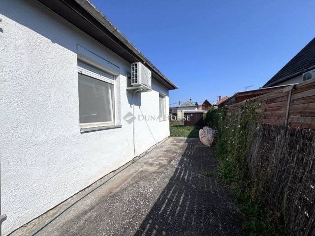 Eladó nyaraló, Harkányban, Fürdő utcában 23.99 M Ft, 3 szobás