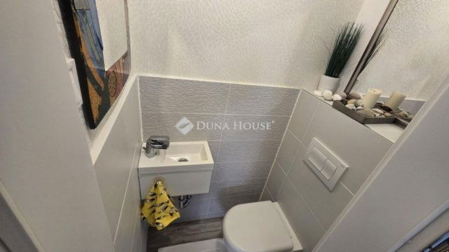 Eladó téglalakás, Budapesten, II. kerületben 130 M Ft, 3 szobás