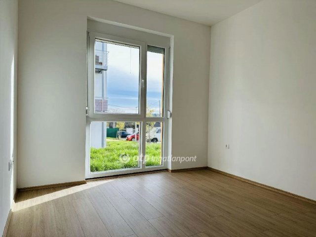 Eladó téglalakás, Pécsett 57.584 M Ft, 2 szobás