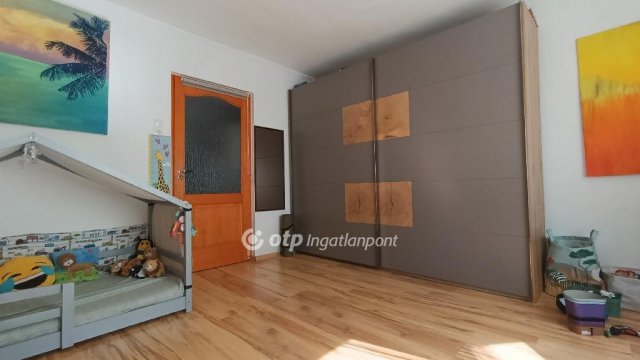 Eladó családi ház, Jászberényben 37.9 M Ft, 2 szobás