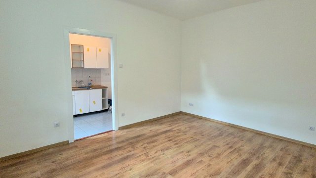 Eladó téglalakás, Budapesten, XVIII. kerületben 35 M Ft