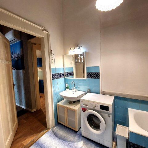 Eladó téglalakás, Budapesten, VII. kerületben, Rákóczi úton