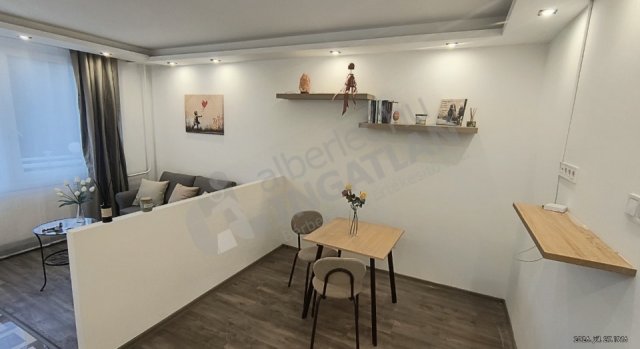 Kiadó panellakás, albérlet, XXI. kerületben, Kossuth Lajos utcában