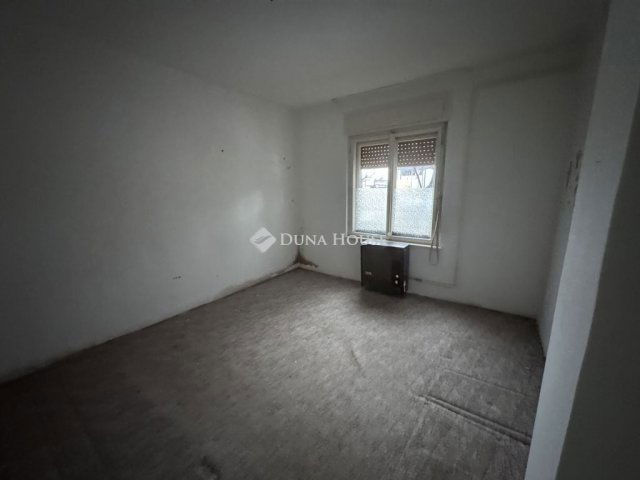 Eladó ikerház, Kecskeméten 34.99 M Ft, 2 szobás