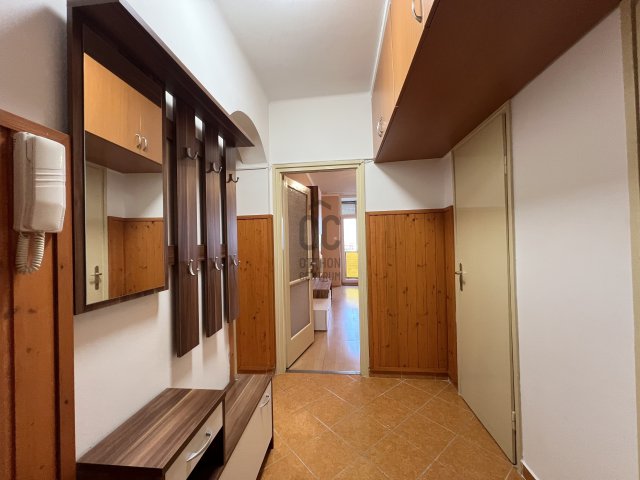 Eladó téglalakás, Szekszárdon 42.5 M Ft, 3 szobás