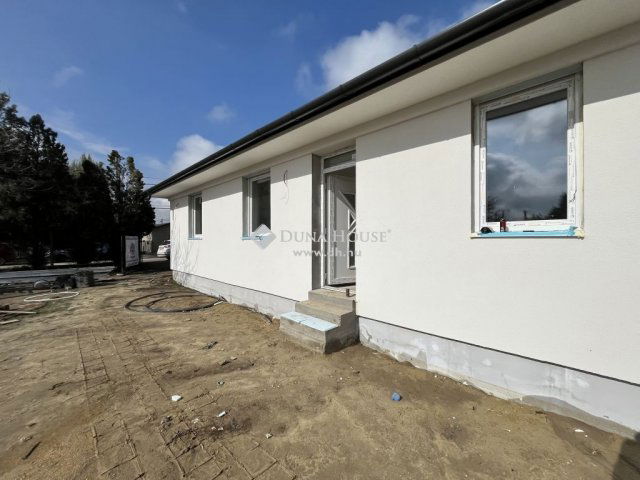 Eladó családi ház, Kecskeméten 62.9 M Ft, 4 szobás