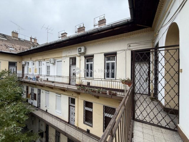 Eladó téglalakás, Budapesten, VII. kerületben 45 M Ft, 1 szobás