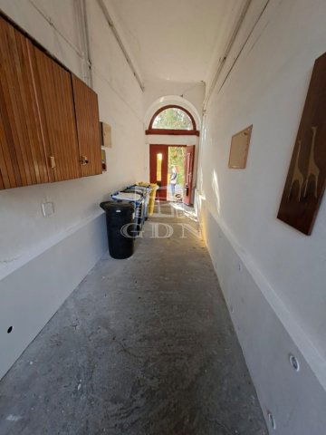 Eladó családi ház, Szegeden 54.9 M Ft, 2 szobás