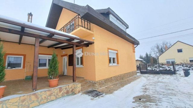 Eladó családi ház, Őrbottyánban 124.9 M Ft, 7 szobás