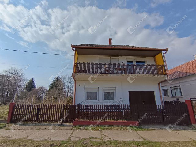 Eladó családi ház, Berzencén 34.9 M Ft, 6 szobás