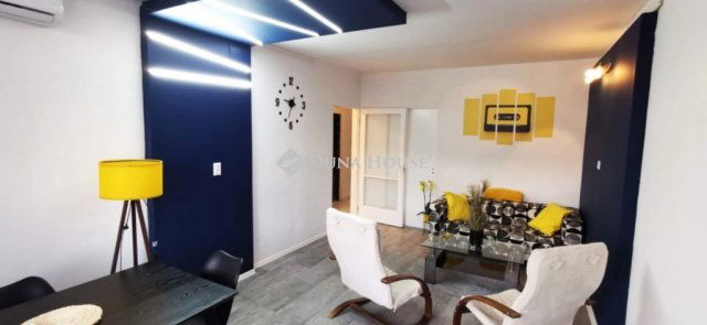 Eladó panellakás, Pécsett 69.5 M Ft, 3 szobás