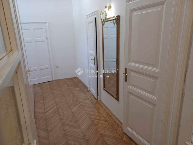 Eladó téglalakás, Budapesten, VII. kerületben 90 M Ft, 2 szobás