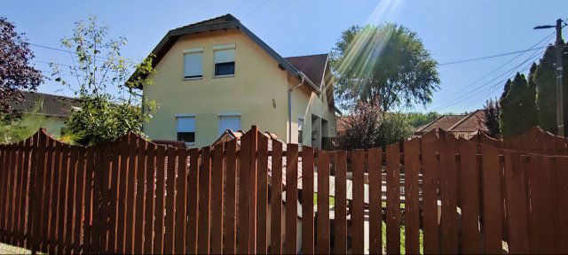 Eladó családi ház, Szigethalmon 72.9 M Ft, 4 szobás