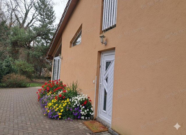 Eladó családi ház, Szigetmonostorban 69.5 M Ft, 2 szobás