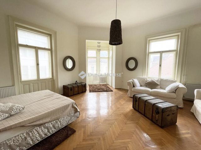 Eladó téglalakás, Budapesten, VI. kerületben 212.069 M Ft