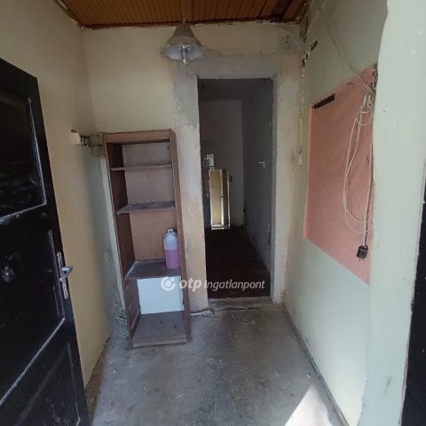 Eladó családi ház, Pécsett 44.9 M Ft, 3 szobás