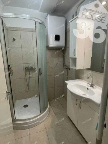 Eladó téglalakás, Kecskeméten 49.9 M Ft, 3 szobás