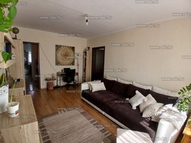 Eladó téglalakás, Budapesten, XV. kerületben 77 M Ft, 2+1 szobás