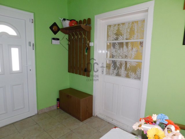 Eladó családi ház, Tápiószelén 28.6 M Ft, 2 szobás